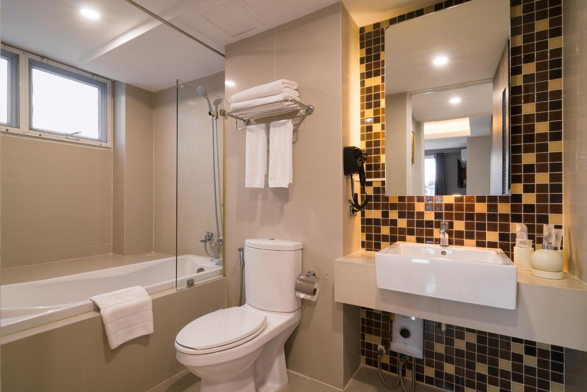 Aspira Suites Sukhumvit 20 Bangkok Kültér fotó