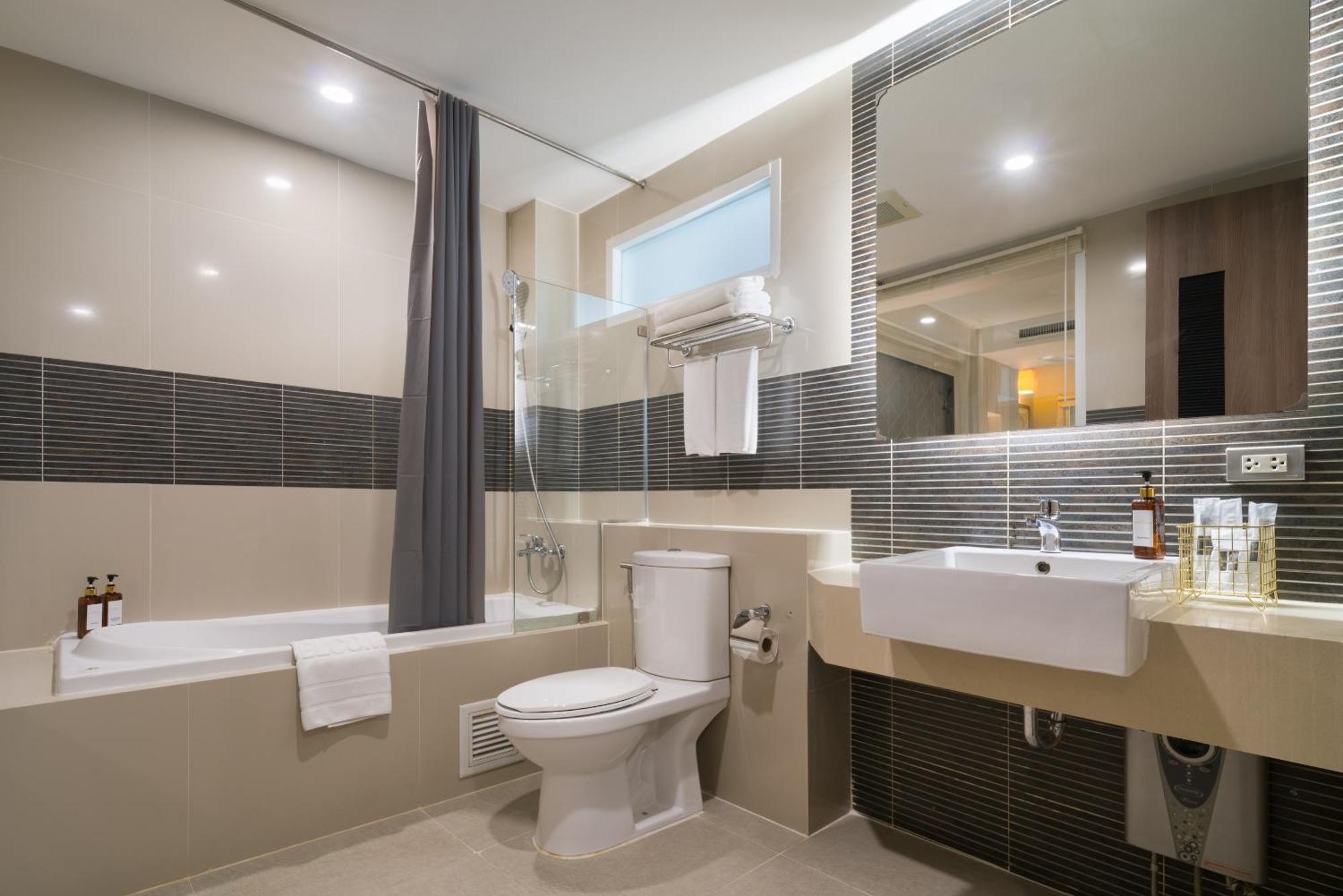Aspira Suites Sukhumvit 20 Bangkok Kültér fotó